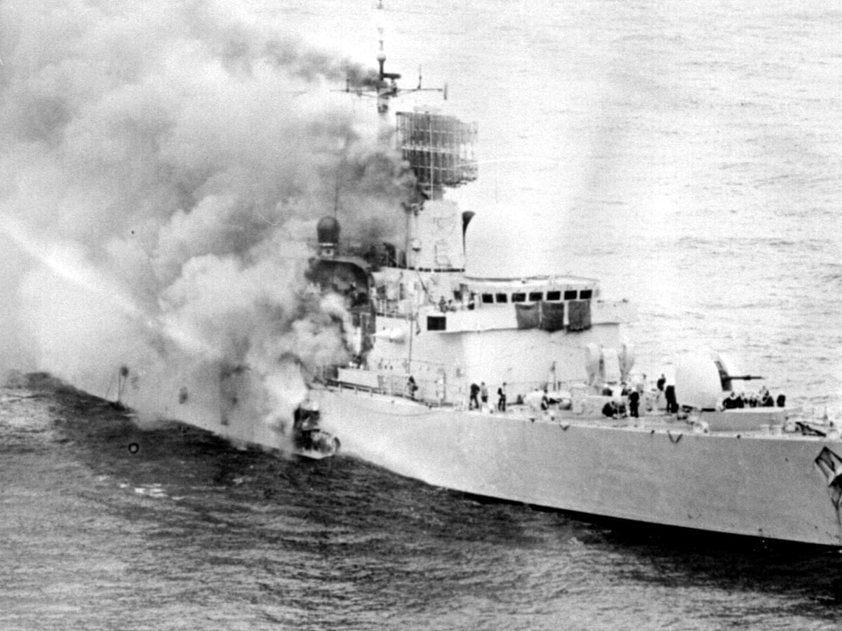 HMS-sheffield-sunk-in-falklands