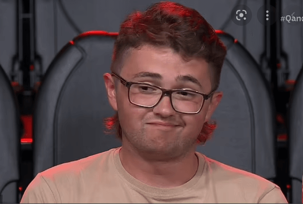 sasha-gillies-Lekakis-asked-a-question-on-qanda-and-got-ejected
